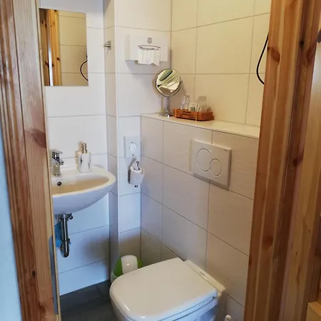 Gæstehus Haus Zum Gbr 4*